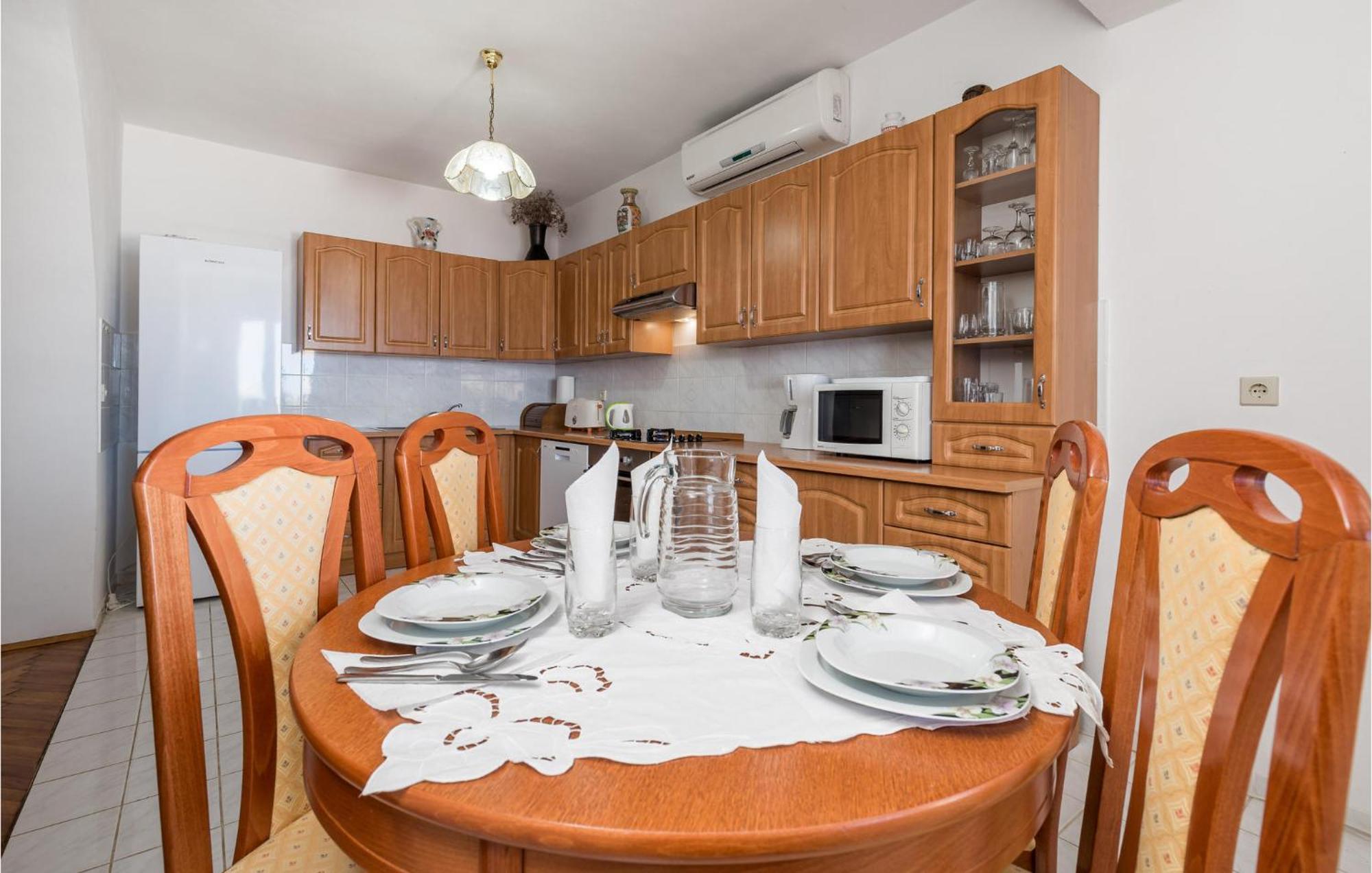 Nice Apartment In Sv,Juraj With Kitchen سفيتي يوراي المظهر الخارجي الصورة