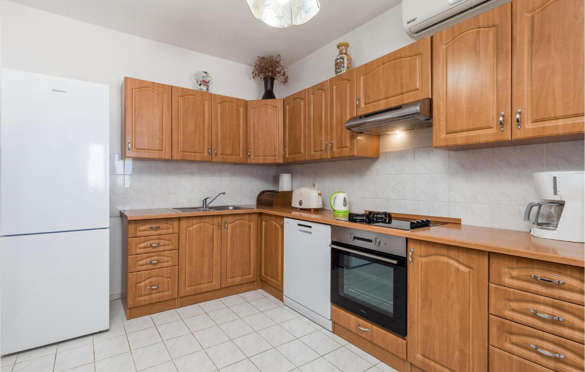 Nice Apartment In Sv,Juraj With Kitchen سفيتي يوراي المظهر الخارجي الصورة